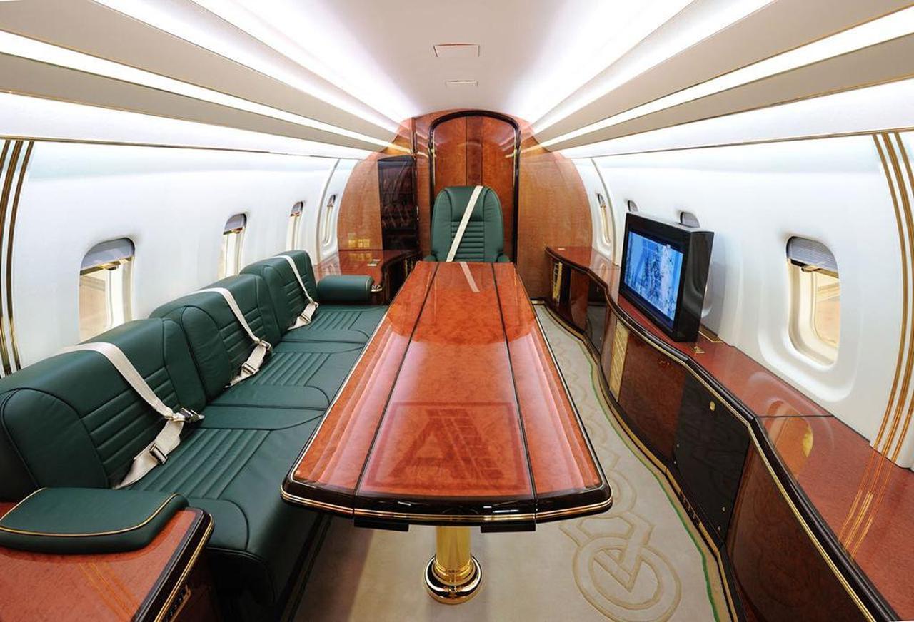 Bombardier Challenger 850 luxury cabin
