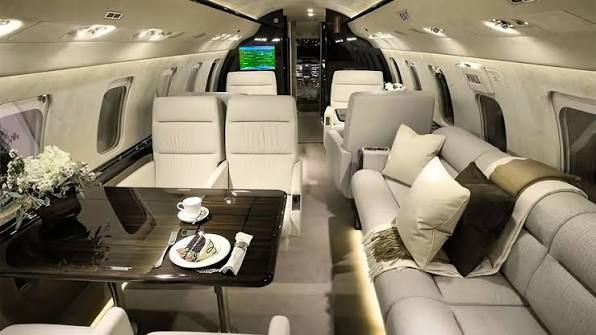 Bombardier Challenger 850 interior