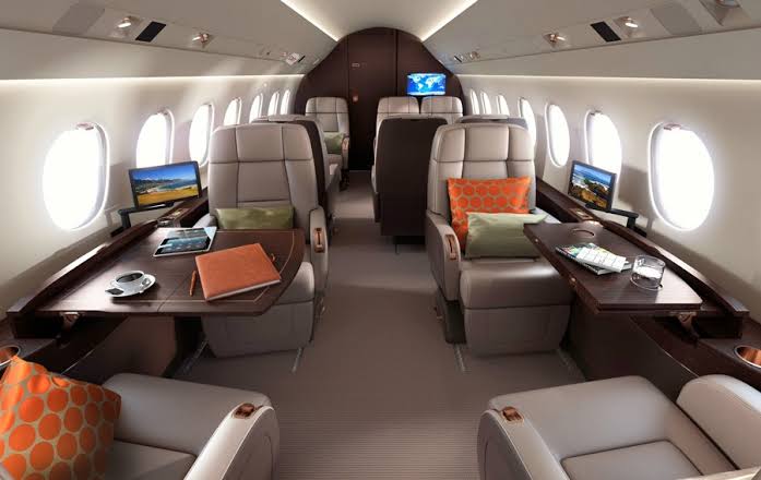 Dassault Falcon 2000 interior