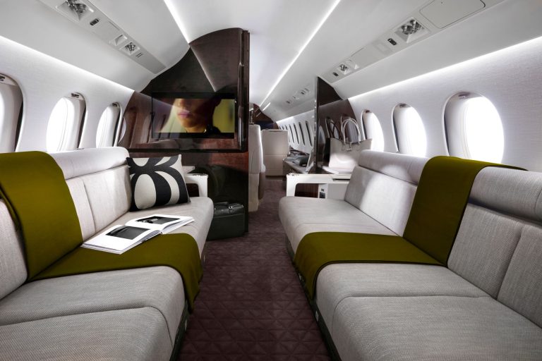 Dassault Falcon 8X luxury cabin