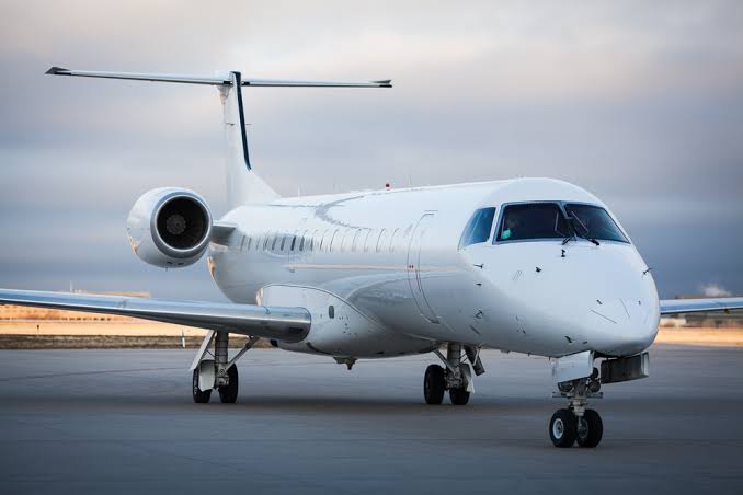 Embraer ERJ-135 VIP exterior private jet