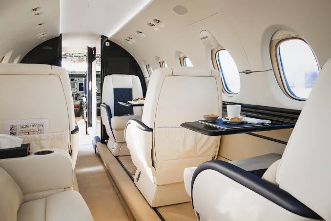 Hawker 750 - 900XP interior